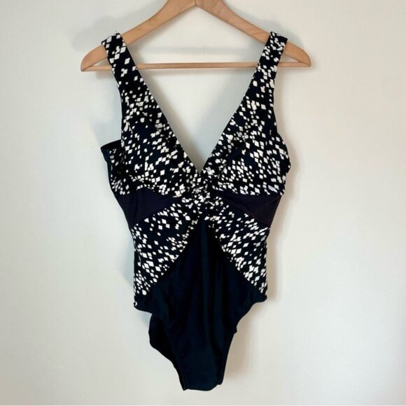 Miraclesuit Diamond Twist Front Slimming One Piece Swimsuit Black and White - Picture 2 of 6